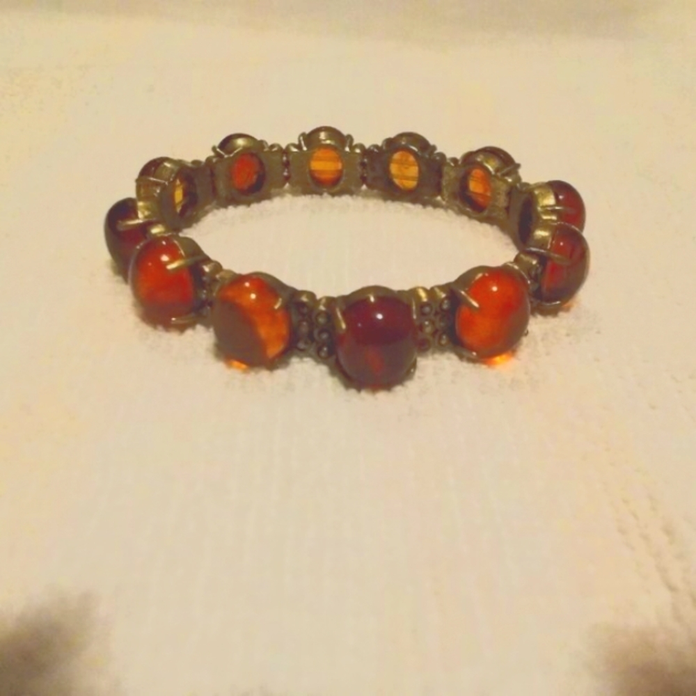 Amber look metal stretch bracelet
